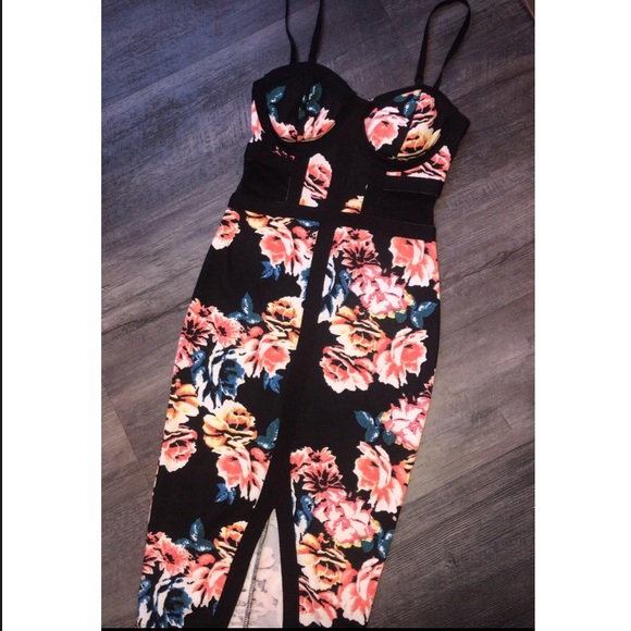 Dresses & Skirts - Dress Dresses & Skirts - Dress